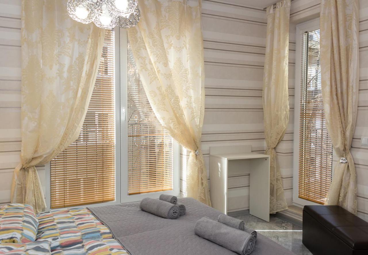 Acrylic & Pastel Apartments فارنا المظهر الخارجي الصورة
