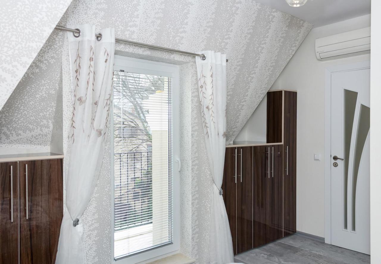 Acrylic & Pastel Apartments فارنا المظهر الخارجي الصورة
