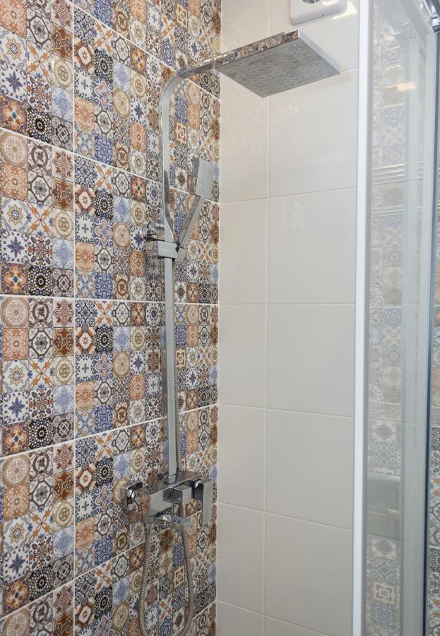Acrylic & Pastel Apartments فارنا المظهر الخارجي الصورة