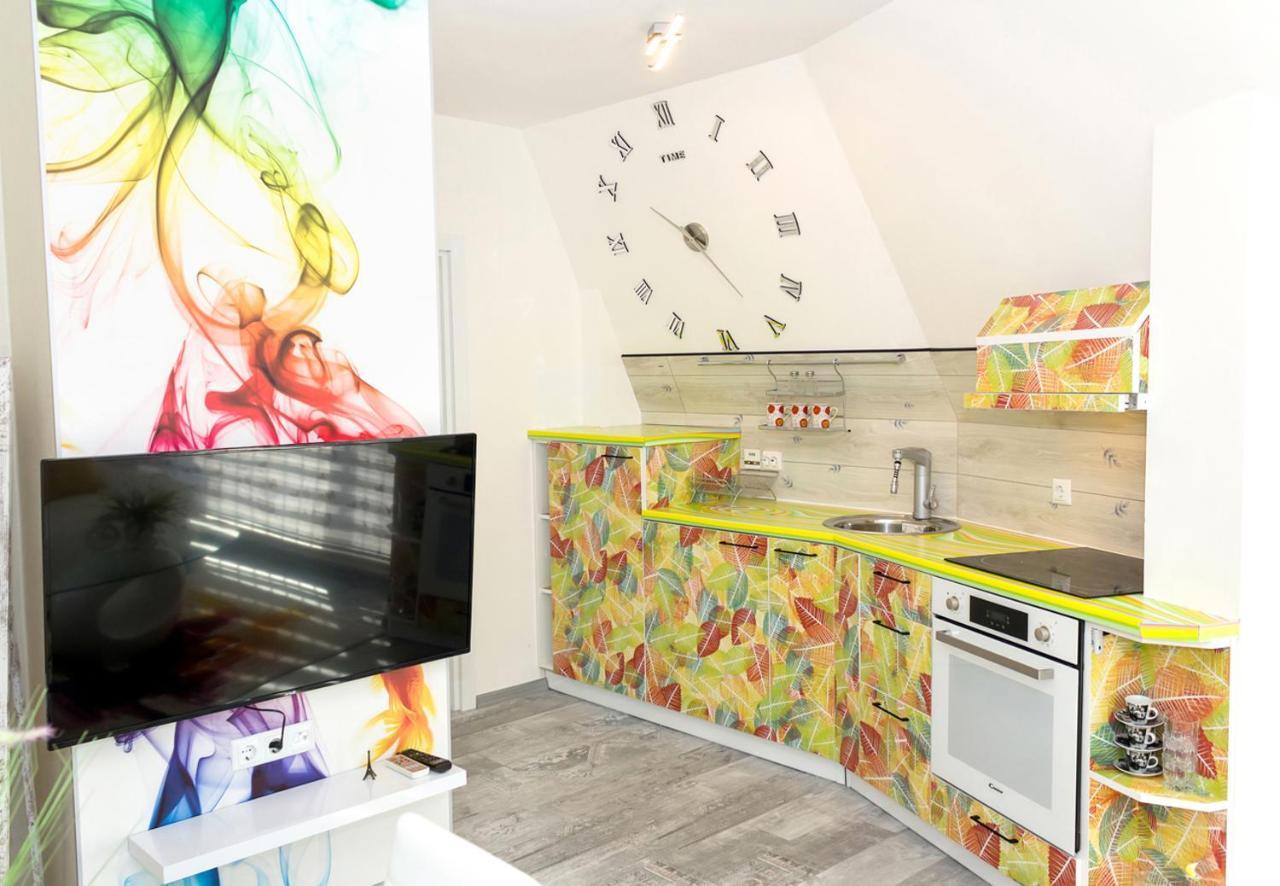 Acrylic & Pastel Apartments فارنا المظهر الخارجي الصورة